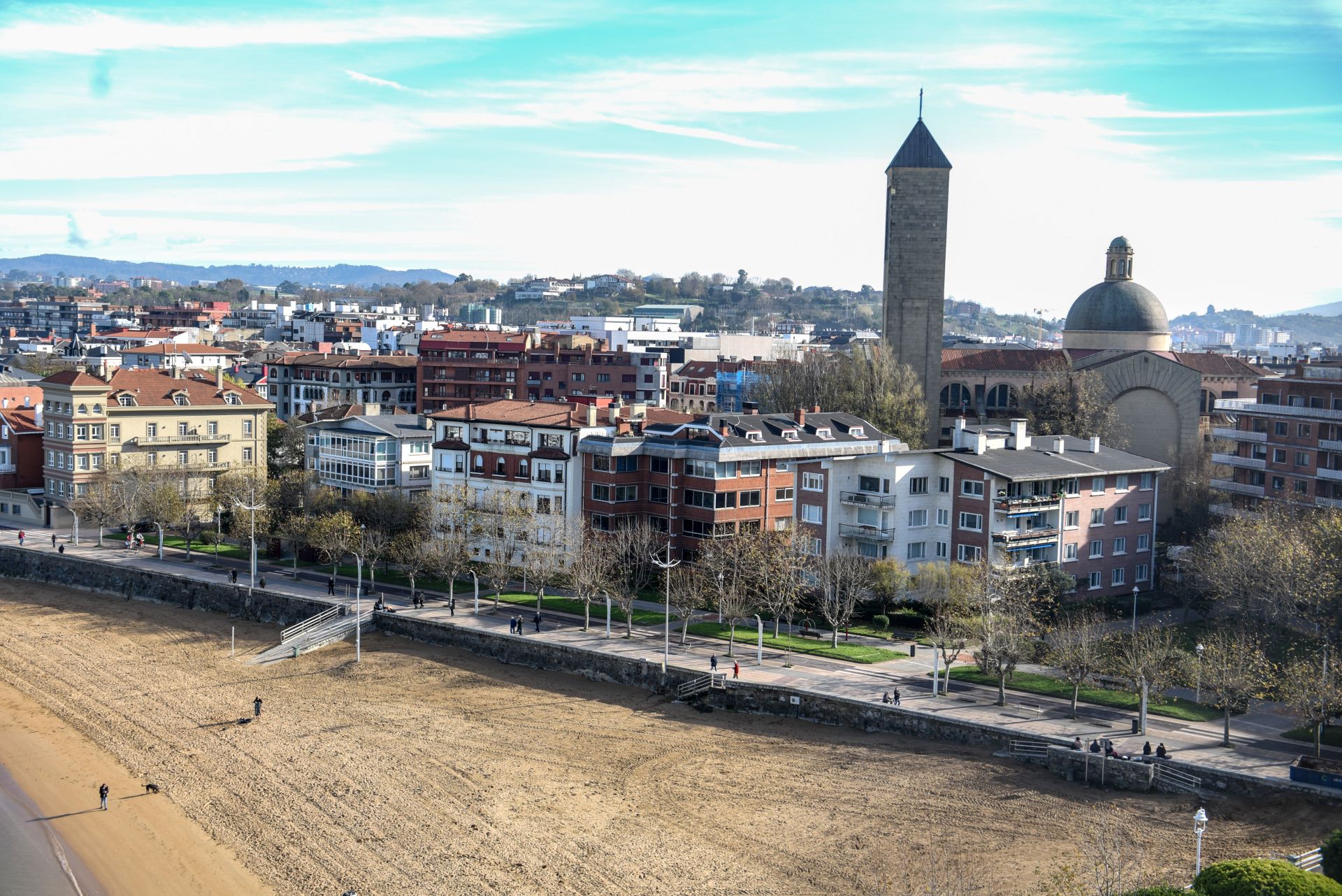 Vistas de la playa de Las Arenas desde la noria.