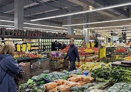 178 huevos, 46 kilos de carne, 13 litros de cerveza... ¿Qué compran los vascos en el supermercado?