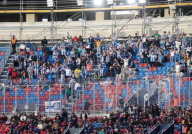El Alavés, una afición de pico y pala en el Camp Nou