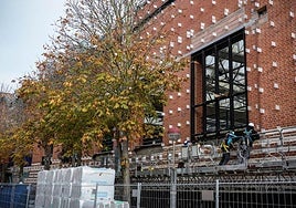 El ladrillo rojo quedará tapado por la nueva envolvente.