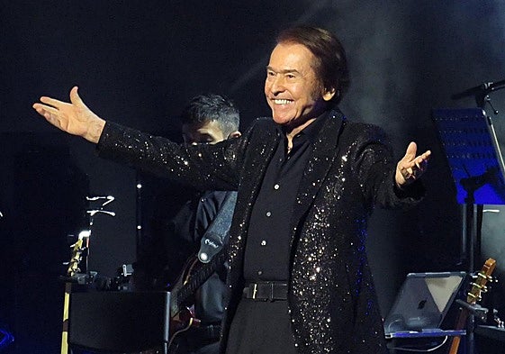 Recibiendo la ovación de bienvenida.