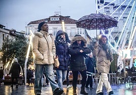 El frío y el agua ya se han dejado notar desde este domingo en Vitoria.