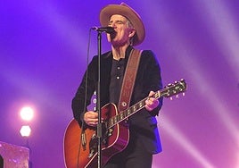 Erentxun lució su sombrero casi todo el concierto.