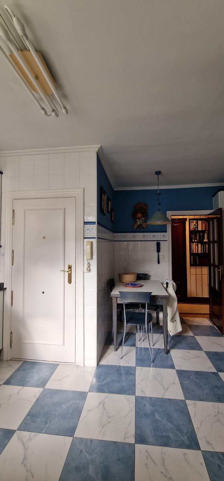 Clásico y moderno a la vez: la transformación de un piso de 110 metros en Getxo