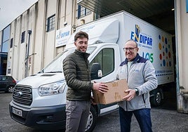 Iker Alonso y Karmelo Garaita, el día de la firma.