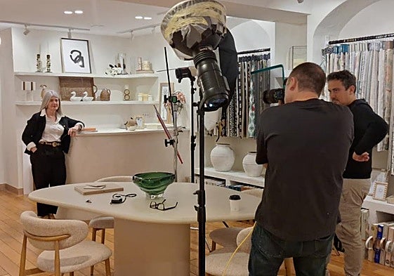 Sesión fotográfica en Bell House, una de las tiendas de decoración de Las Arenas que renueva su imagen digital este año.