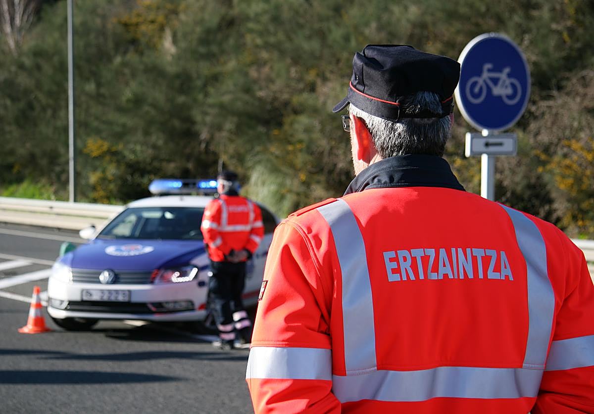 Kbuf Finalizan las retenciones en Arrigorriaga tras chocar un camión y tres ...