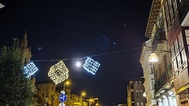 Imagen del encendido de luces en el casco viejo durangués.