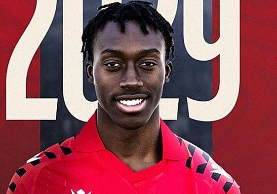 AlyKall, en la imagen compartida por Osasuna tras su renovación.