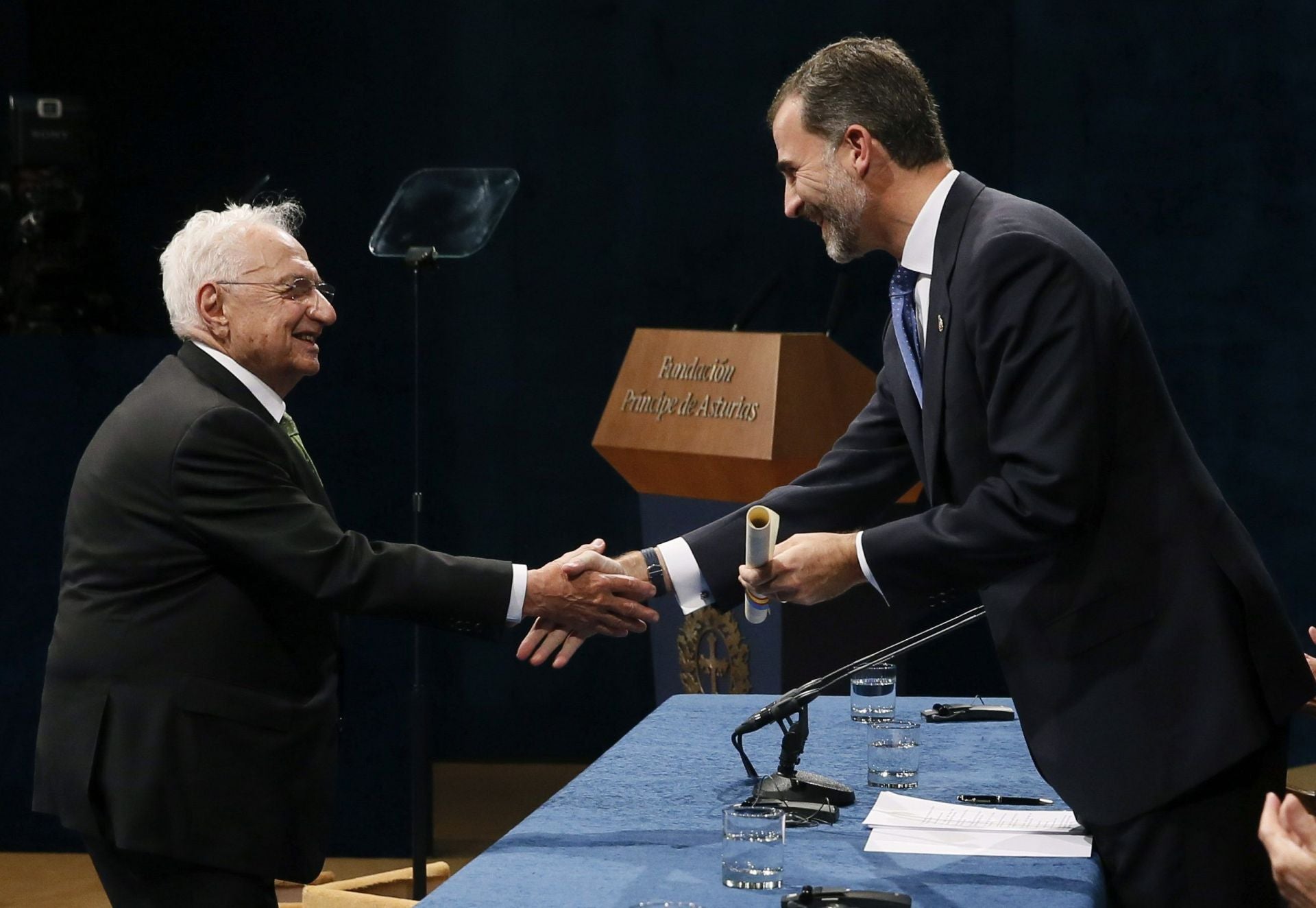 El arquitecto Frank Gehry fue galardonado con el Premio Príncipe de Asturias de las Artes en 2014 .