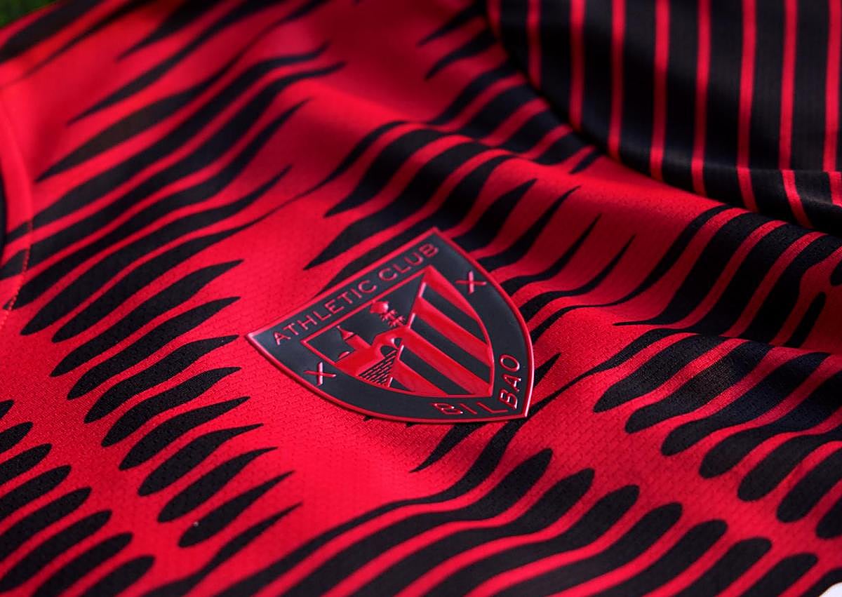 Imagen secundaria 1 - El Athletic presenta su cuarta equipación, «un león nacido para rugir»