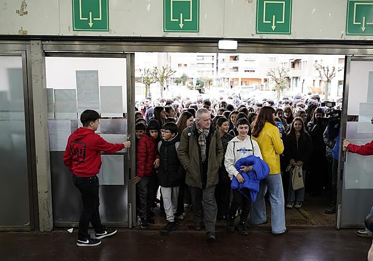 Apertura de puertas de la Azoka.