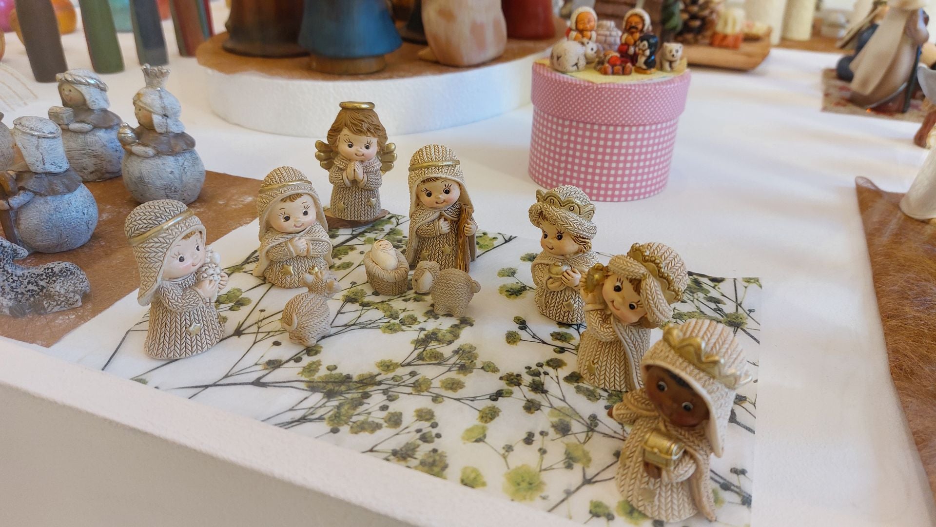 Cientos de belenes en miniatura