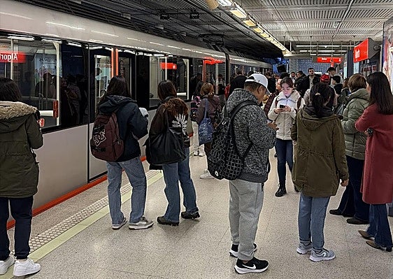 Imagen de la estación del metro en Algorta este viernes.