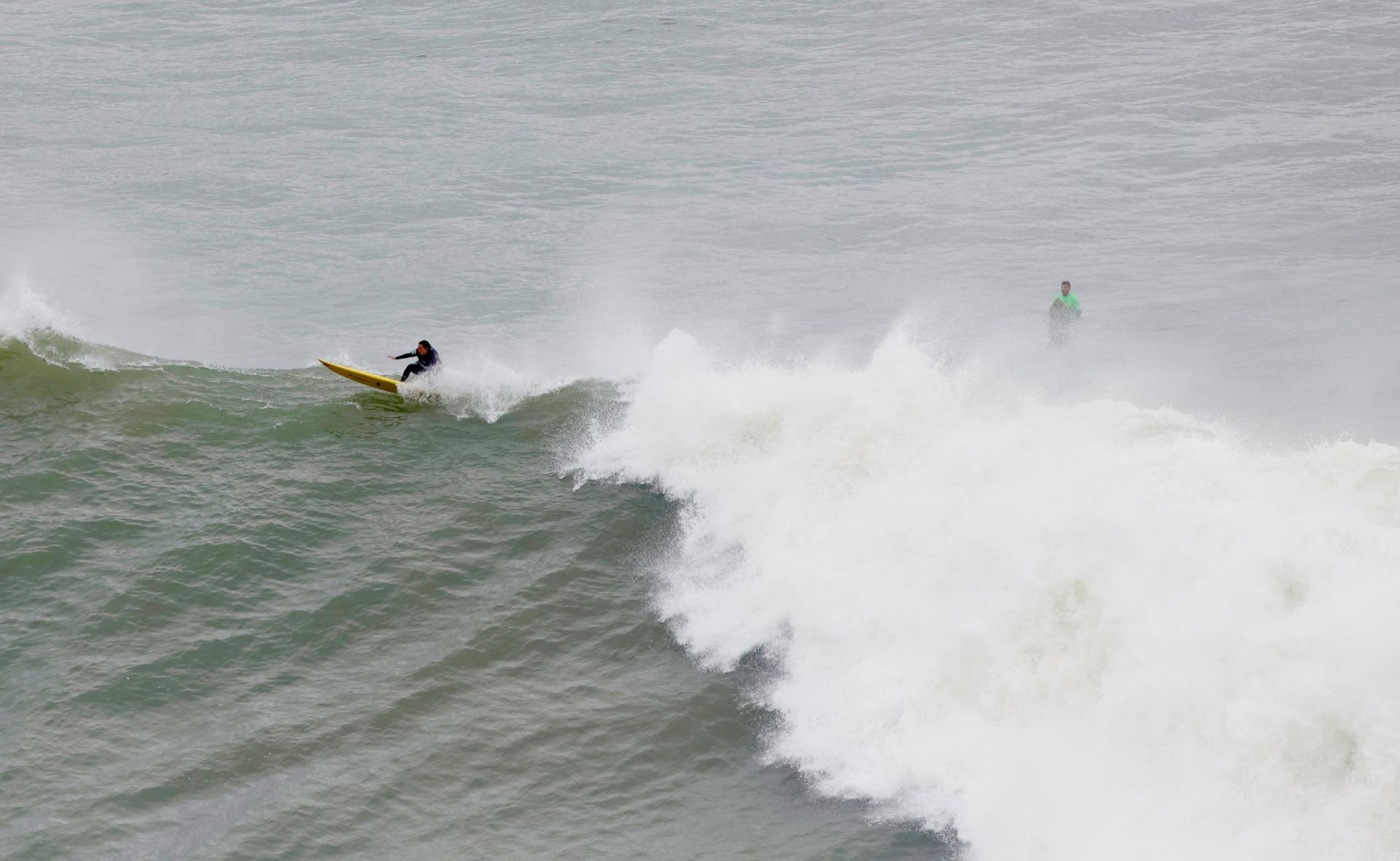 Getxo vibra con el campeonato de olas grandes