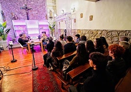 Sesión en directo del videopodcast en la Ermita de la Magdalena.