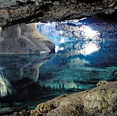 El acuífero del Subijana tiene hermosas formaciones kársticas.