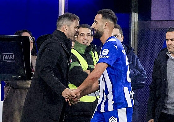 El Alavés del Chacho Coudet mejora los registro de Luis García