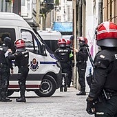 Intervención de la Ertzaintza en una calle de Vitoria.