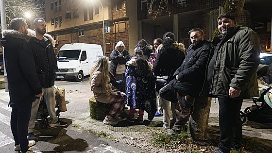 Muchas personas salieron a la calle tras el terremoto.