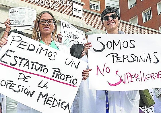 Dos facultativas en una jornada de huelga médica celebrada en octubre
