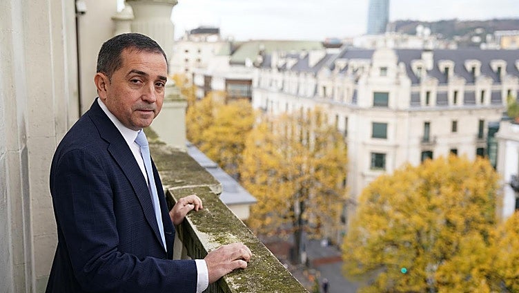 Xabier Sagredo deja la presidencia de BBK tras doce años en el cargo