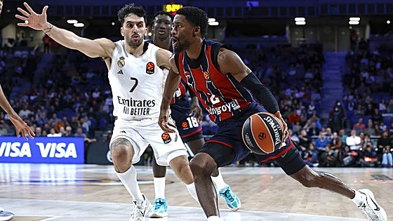 El Baskonia estudia la fórmula de encajar la renovación de Simmons