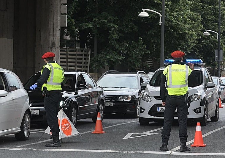 La Policía de Bilbao denuncia al 65% de las licencias tipo Uber que inspecciona