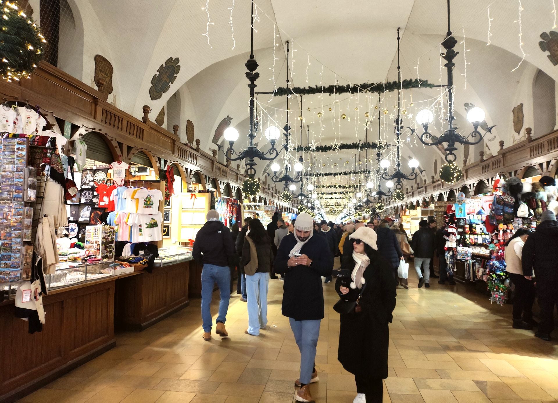 Interior del edificio del mercado.