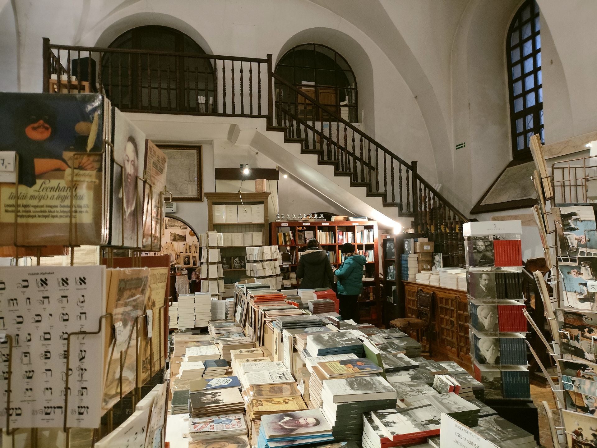 La librería 'Austeria' fue antes una sinagoga.