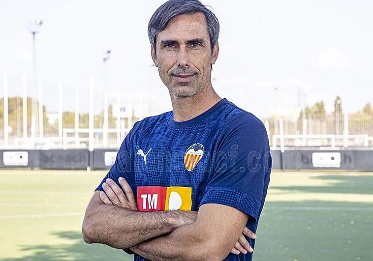 El Valencia llora la muerte de su entrenador y sus tres hijos, víctimas del naufragio en Indonesia