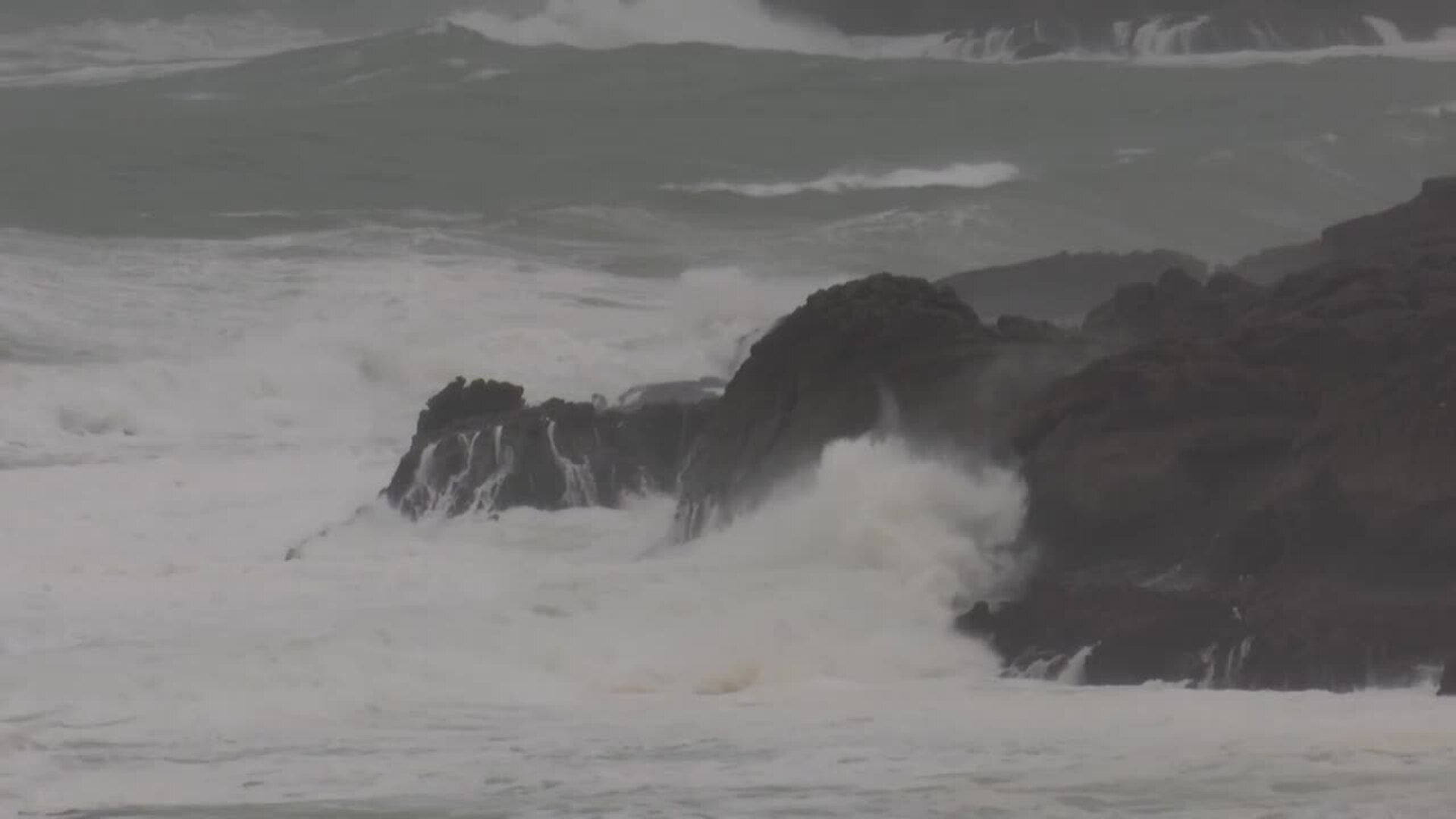 La costa de Cantabria, en alerta roja por el paso de la borrasca 'Ivo'