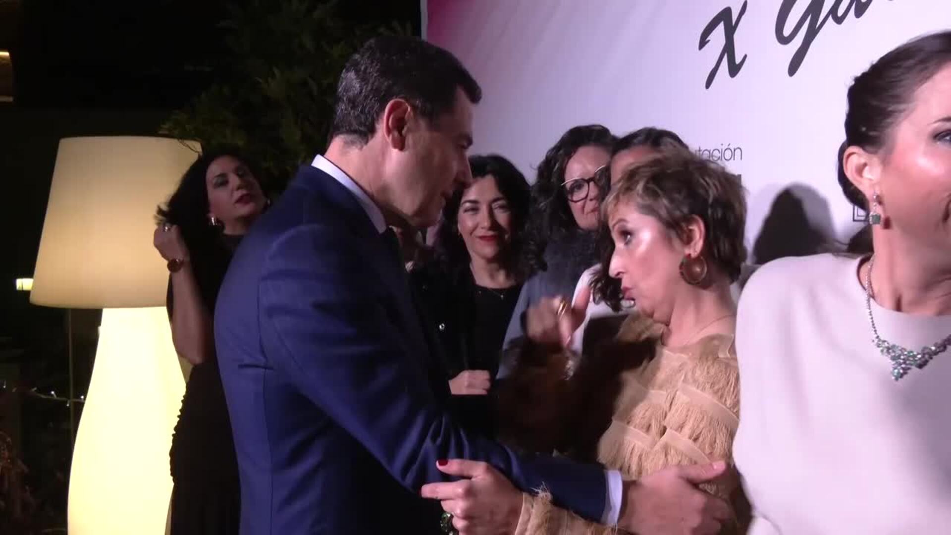 Moreno asiste a la X Gala Solidaria Pulseras Rosas, asociación de apoyo a pacientes con cáncer