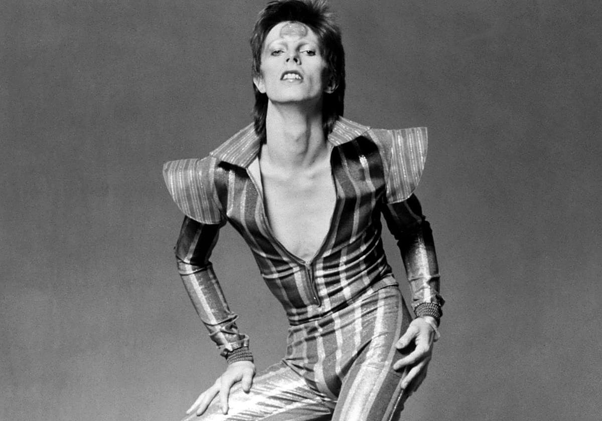 Bowie, a principios de los 70, encarnando a su legendario Ziggy Stardust.