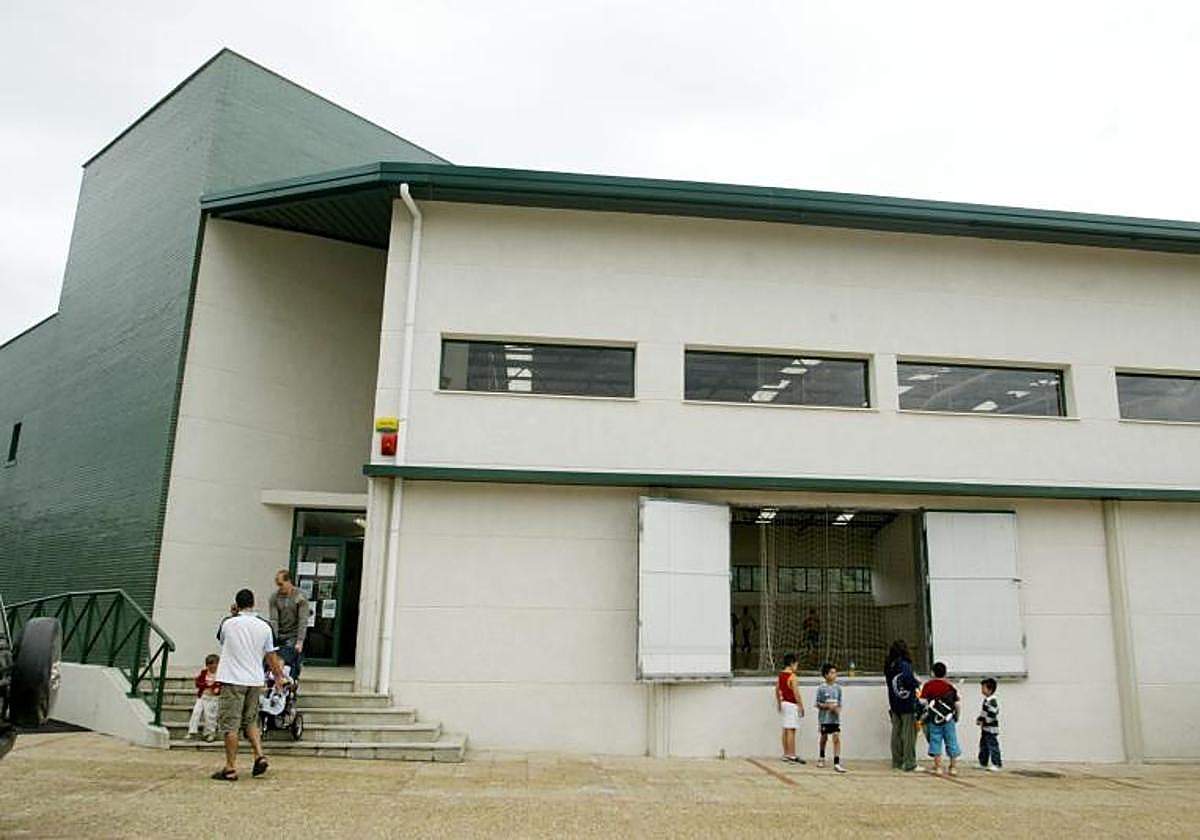 Biscayan Referee’s Locker Room Complaint: Teammate Blocked Shower