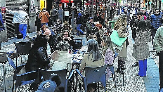 Los hosteleros se rebelan por el recorte en el horario de terrazas: «No vamos a admitir más limitaciones»