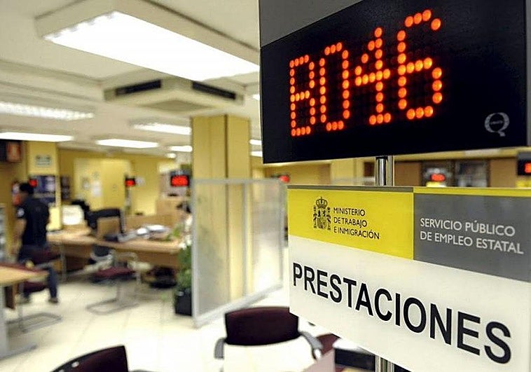 El error de los parados al recibir un ingreso que puede extinguir el subsidio de mayores de 52 años: «No hay que esperar...»