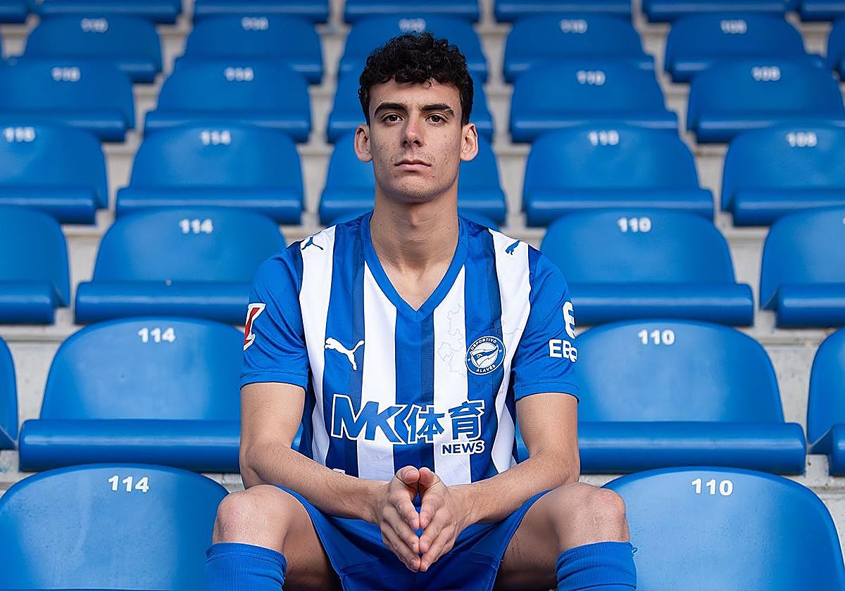 El Alavés anuncia el fichaje de Ángel Pérez, su primer refuerzo invernal |  El Correo