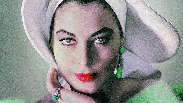 Mujeres y joyas, más allá del adorno