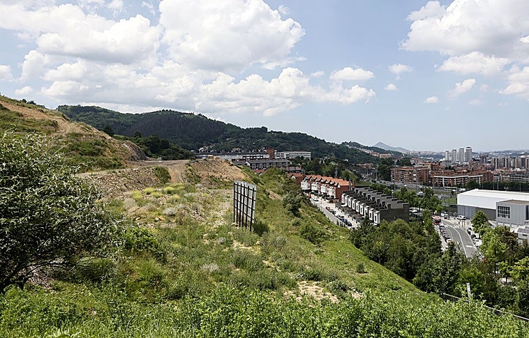 Rescatan en Bilbao a una mujer y sus hijas menores encerradas por el marido