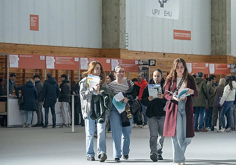 Unibertsitate orientaziorako Bilboko azoka, larunbatean