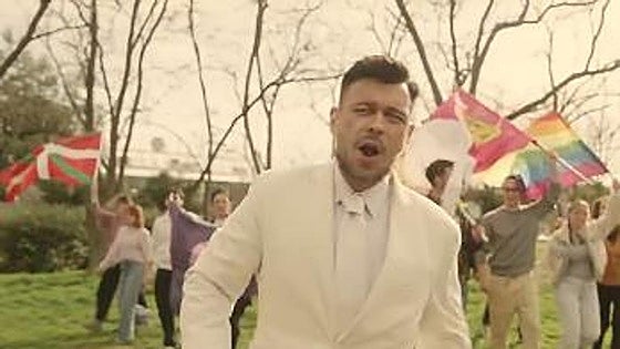 Caricaturizan a Gabriel Rufián como Bad Bunny: «Ojalá que todos los rojos se sumen...»