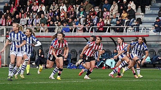 La Real se impone al Athletic en el derbi