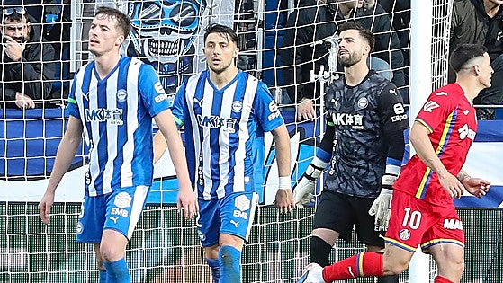 Los engranajes sueltos de la defensa del Alavés