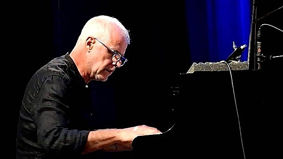 Germán Kucich celebra el frenesí en el club de jazz