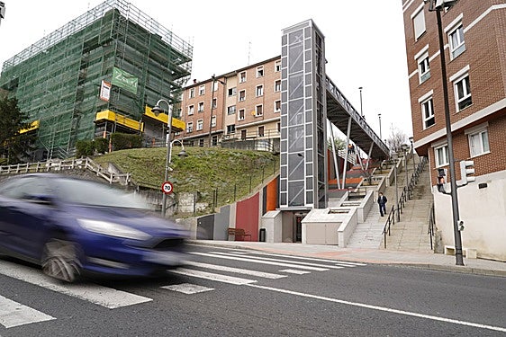Así es el último ascensor público de Bilbao: salva 13 metros y genera su propia energía