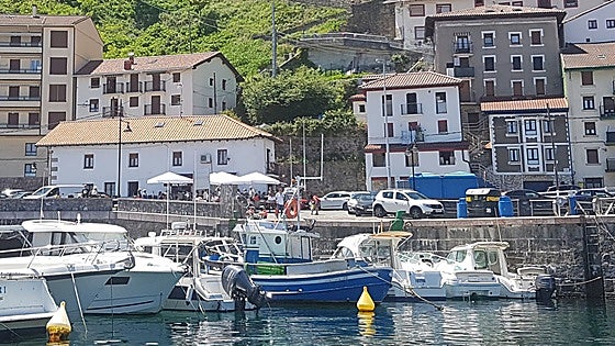 Elantxobe contará con una rotonda a pie de muelle para ordenar el tráfico del puerto