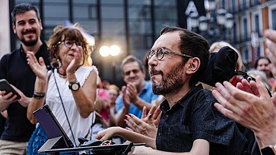 El 'dardo' de Pablo Echenique a Santiago Segura: «Has llamado a Vito Quiles para Torrente, pero a mí no»