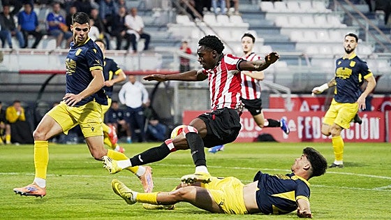 El Bilbao Athletic firma un empate agridulce