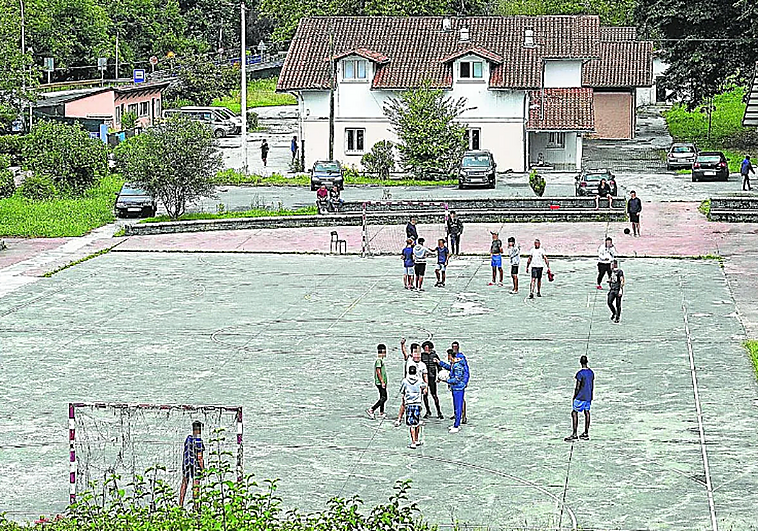 Un padre que abandonó en Bilbao a sus hijos menores es profesor universitario de Biología en Marruecos